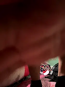 Snapshot of GildanK18 chatting on 01/14/26, 09:37 GildanK18 online show from 01/14/26, 09:37