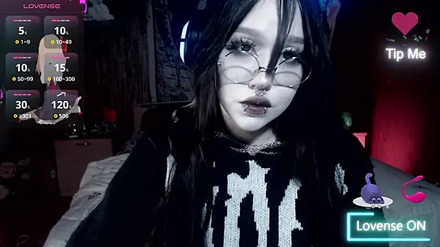 chloe crystall killer online show from 10/27/25, 12:26