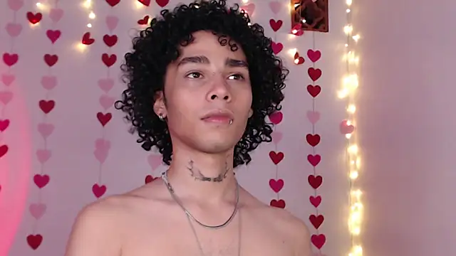 Snapshot of seven7xis chatting on 02/09/25, 09:26 seven7xis online show from 02/09/25, 09:26