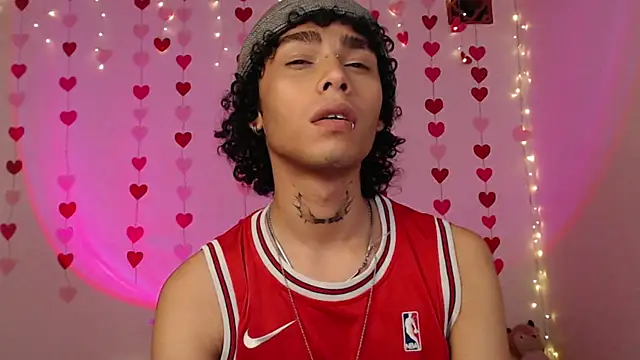 Snapshot of seven7xis chatting on 02/10/25, 04:52 seven7xis online show from 02/10/25, 04:52