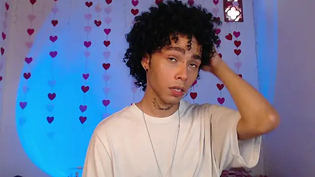 Snapshot of seven7xis chatting on 02/11/25, 08:31 seven7xis online show from 02/11/25, 08:31