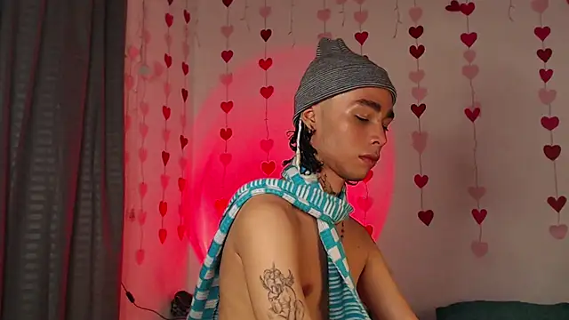 Snapshot of seven7xis chatting on 02/18/25, 04:58 seven7xis online show from 02/18/25, 04:58