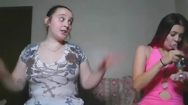 Snapshot of BedroomBarbie chatting on 09/20/25, 03:29 BedroomBarbie online show from 09/20/25, 03:29