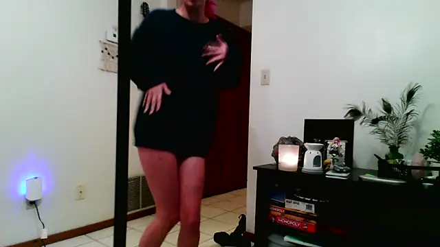 Snapshot of BedroomBarbie chatting on 10/04/25, 10:30 BedroomBarbie online show from 10/04/25, 10:30