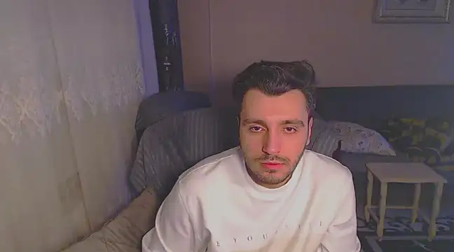 handsomeee04 online show from 02/03/25, 09:39