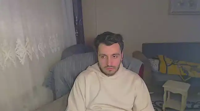 handsomeee04 online show from 02/11/25, 12:28