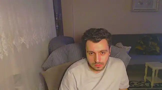 handsomeee04 online show from 02/18/25, 04:26