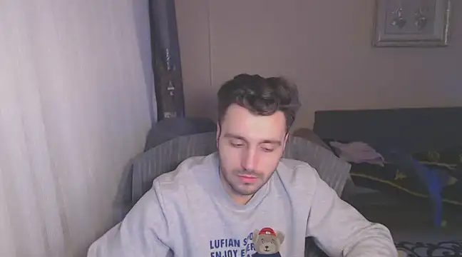 handsomeee04 online show from 03/09/25, 12:10