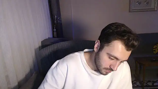 handsomeee04 online show from 10/21/25, 09:48