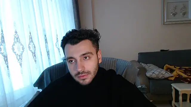 handsomeee04 online show from 12/14/25, 05:46