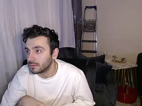 handsomeee04 online show from 04/15/26, 10:21