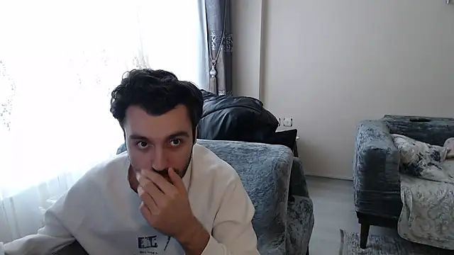 handsomeee04 online show from 04/22/26, 12:28