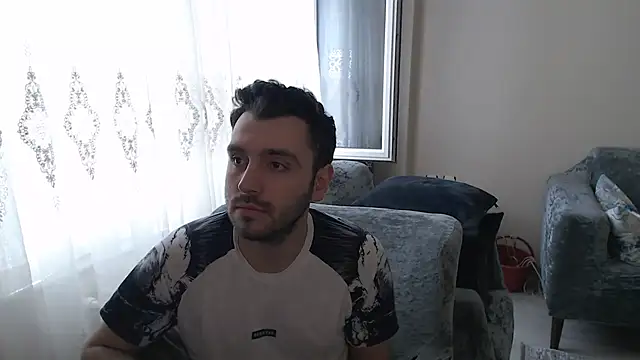 handsomeee04 online show from 05/14/26, 12:01
