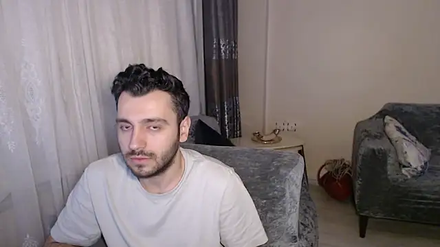 handsomeee04 online show from 05/20/26, 11:00