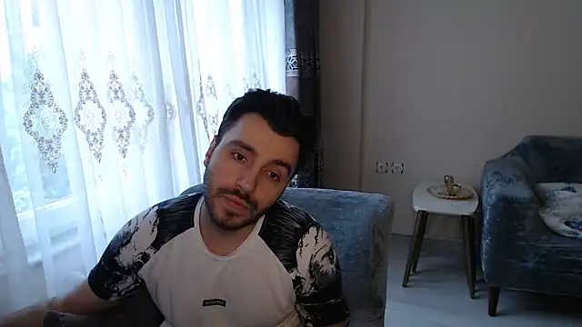 handsomeee04 online show from 05/23/26, 04:11