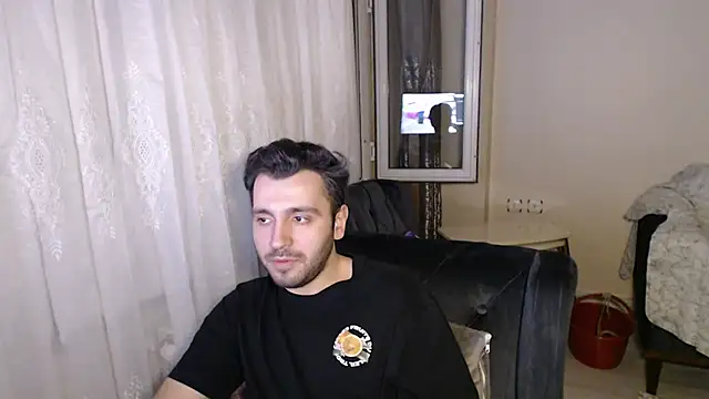 handsomeee04 online show from 05/26/26, 11:34