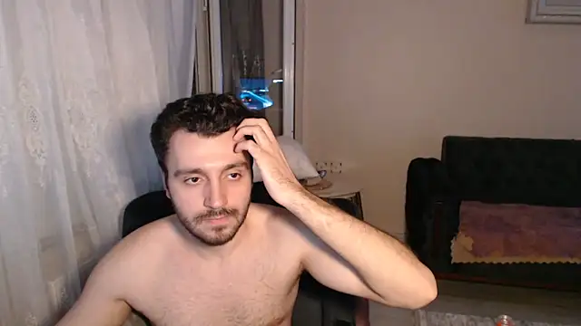 handsomeee04 online show from 06/04/26, 09:21
