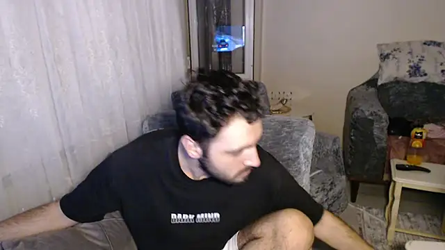 handsomeee04 online show from 06/08/26, 11:16