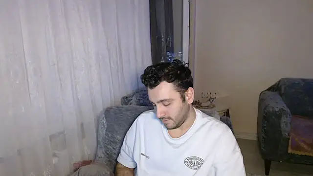 handsomeee04 online show from 06/13/26, 11:13