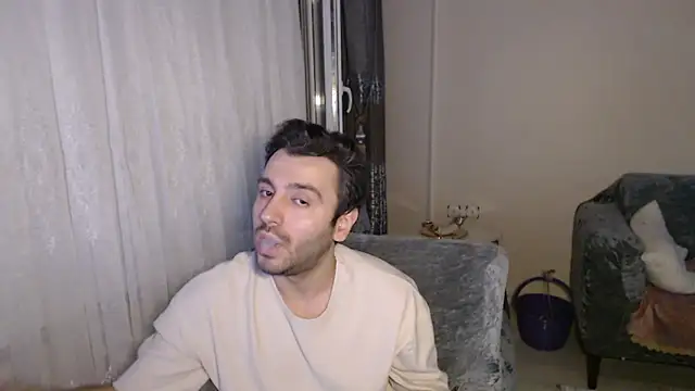 handsomeee04 online show from 06/14/26, 08:44