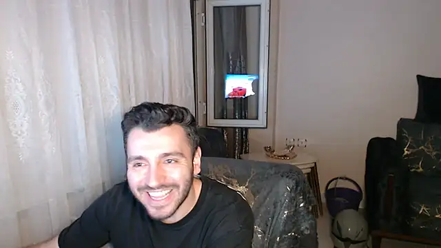handsomeee04 online show from 07/04/26, 11:44