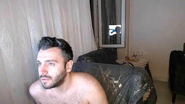 handsomeee04 online show from 07/10/26, 11:07