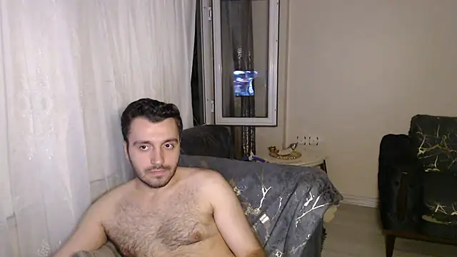 handsomeee04 online show from 07/17/26, 12:06