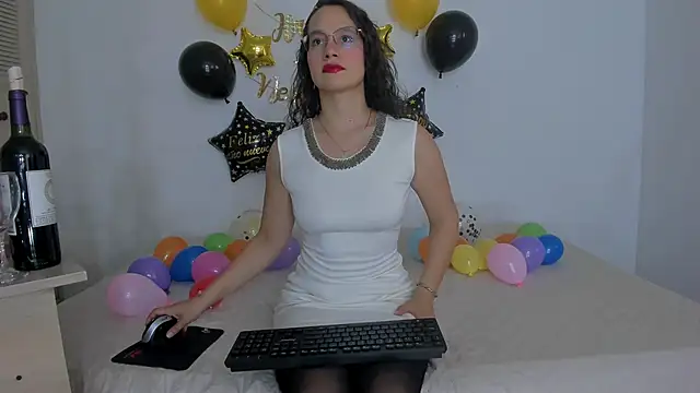 emmaTorres1 online show from 12/30/24, 07:21