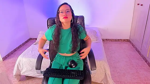 emmaTorres1 online show from 01/21/25, 02:26