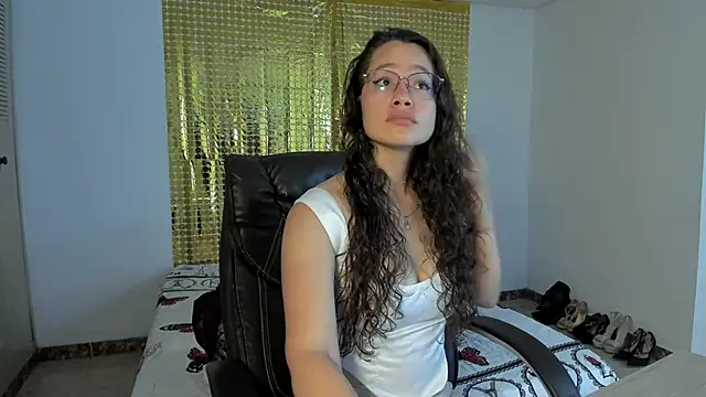 emmaTorres1 online show from 03/16/25, 08:32