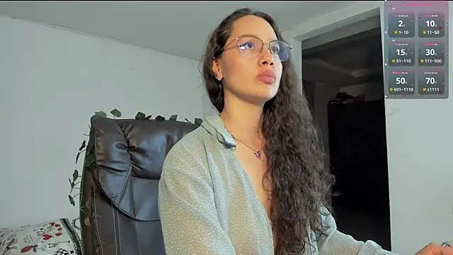 emmaTorres1 online show from 03/18/25, 11:53