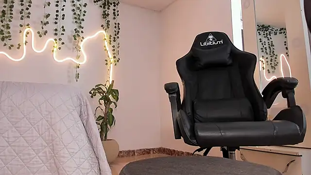 emmaTorres1 online show from 09/11/25, 02:06