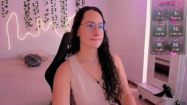 emmaTorres1 online show from 10/15/25, 02:28