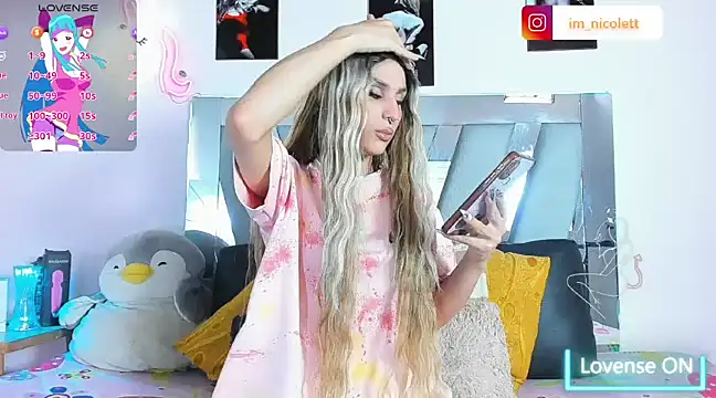 Snapshot of supradoll chatting on 02/10/25, 05:30 supradoll online show from 02/10/25, 05:30