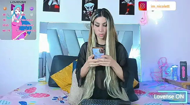 Snapshot of supradoll chatting on 02/13/25, 06:48 supradoll online show from 02/13/25, 06:48