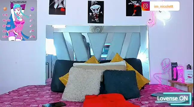 Snapshot of supradoll chatting on 02/17/25, 02:37 supradoll online show from 02/17/25, 02:37