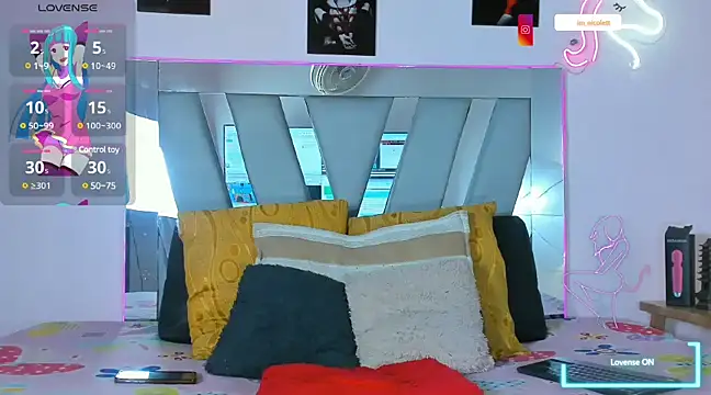 Snapshot of supradoll chatting on 03/17/25, 06:21 supradoll online show from 03/17/25, 06:21