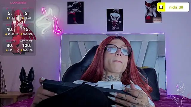 Snapshot of supradoll chatting on 09/17/25, 06:42 supradoll online show from 09/17/25, 06:42