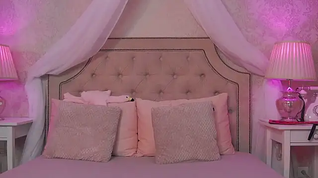 SashaMeow online show from 10/17/25, 04:20