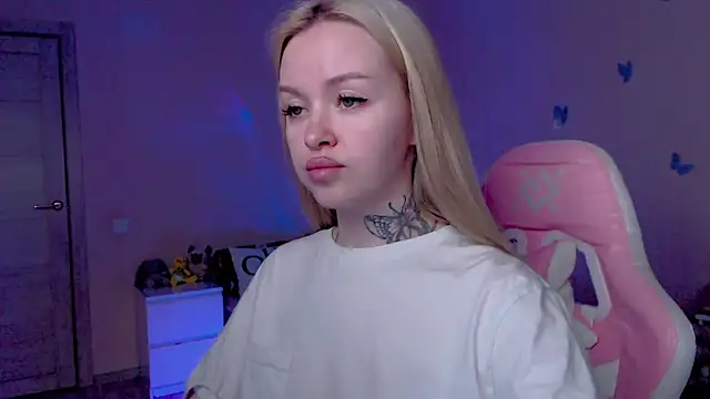 Snapshot of Naughty_Mable chatting on 04/28/26, 02:27 Naughty Mable online show from 04/28/26, 02:27