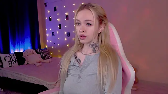 Snapshot of Naughty_Mable chatting on 06/05/26, 01:01 Naughty Mable online show from 06/05/26, 01:01