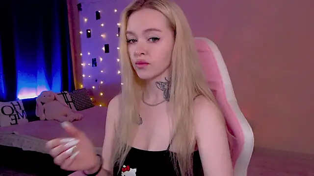 Snapshot of Naughty_Mable chatting on 06/06/26, 01:54 Naughty Mable online show from 06/06/26, 01:54