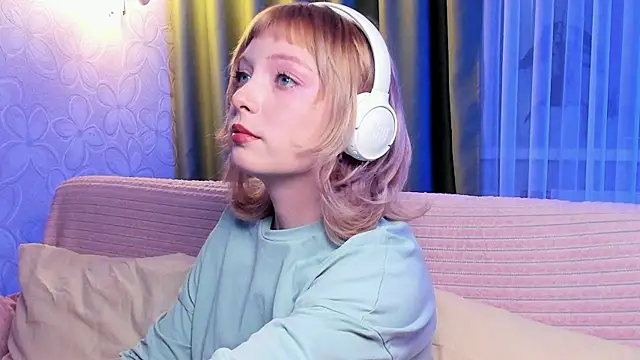 Snapshot of forget_me_not_eve chatting on 10/21/25, 11:33 forget me not eve online show from 10/21/25, 11:33