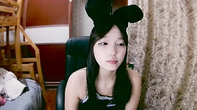 lulu-2002 online show from 12/26/24, 01:32