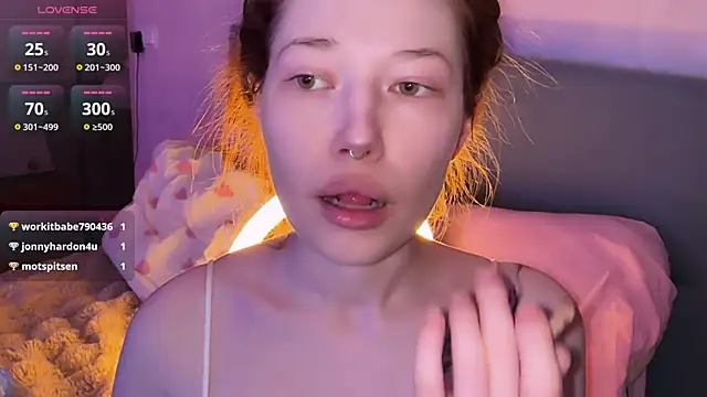 Snapshot of eva_varnerr chatting on 07/28/26, 12:40 eva varnerr online show from 07/28/26, 12:40