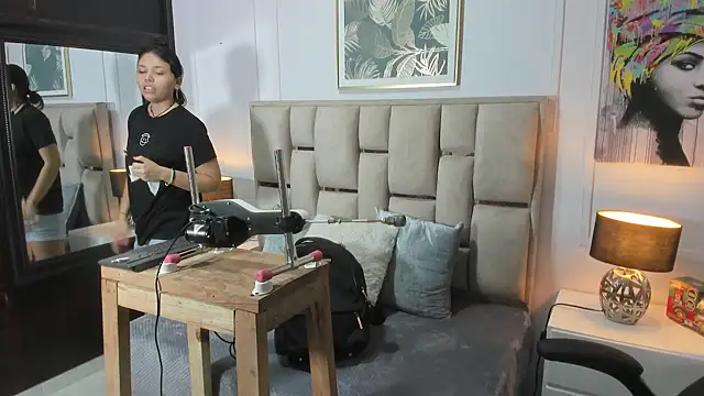 Snapshot of Iliy__ chatting on 12/22/24, 04:28 Iliy online show from 12/22/24, 04:28