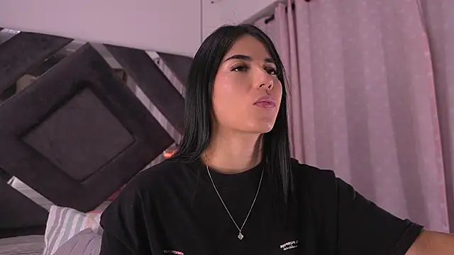 Snapshot of sam_lewins chatting on 10/27/25, 07:18 sam lewins online show from 10/27/25, 07:18