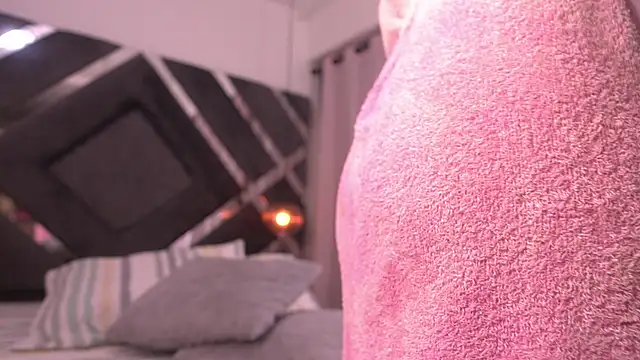 Snapshot of sam_lewins chatting on 10/30/25, 07:14 sam lewins online show from 10/30/25, 07:14