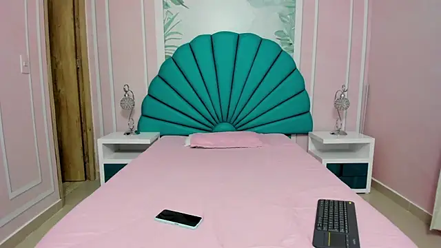 Snapshot of Daphne_Fox_ chatting on 01/13/25, 11:19 Daphne Fox online show from 01/13/25, 11:19