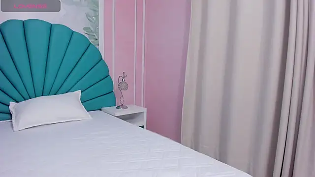 Daphne Fox  online show from 02/23/25, 02:29